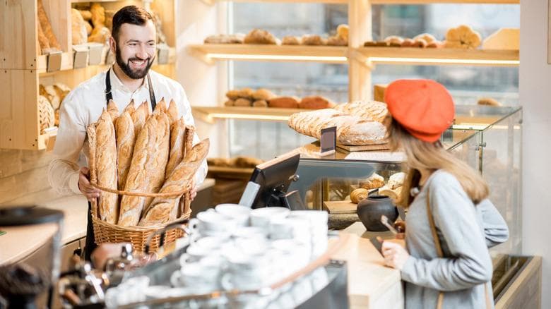 Au supermarché et à la boulangerie